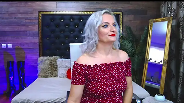Snapshot of LadyTouch chatting on March 13, 5:33 am LadyTouch online show from March 13, 5:33 am
