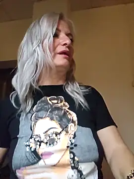 LadyTouch online show from March 11, 12:15 am