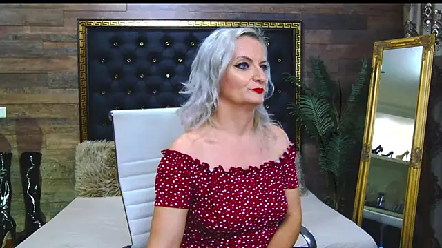 Snapshot of LadyTouch chatting on March 13, 8:37 am LadyTouch online show from March 13, 8:37 am