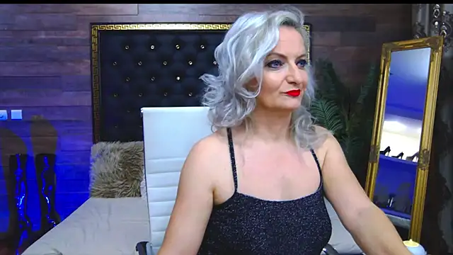 Snapshot of LadyTouch chatting on March 11, 1:59 am LadyTouch online show from March 11, 1:59 am