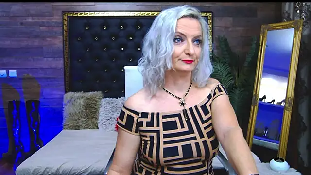 Snapshot of LadyTouch chatting on March 10, 4:49 am LadyTouch online show from March 10, 4:49 am