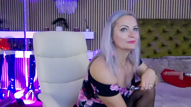 Snapshot of LadyTouch chatting on October 7, 11:50 pm LadyTouch online show from October 7, 11:50 pm