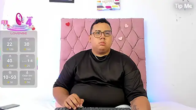 Snapshot of MICHAEL_AND_SHARON chatting on September 24, 10:48 pm MICHAEL AND SHARON online show from September 24, 10:48 pm