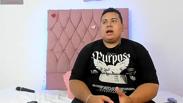 Snapshot of MICHAEL_AND_SHARON chatting on October 17, 3:43 am MICHAEL AND SHARON online show from October 17, 3:43 am