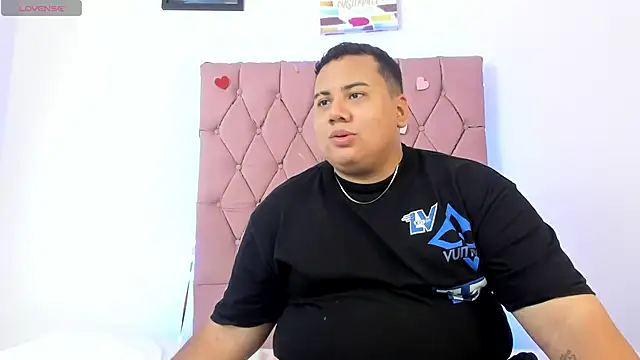 Snapshot of MICHAEL_AND_SHARON chatting on November 8, 4:05 am MICHAEL AND SHARON online show from November 8, 4:05 am