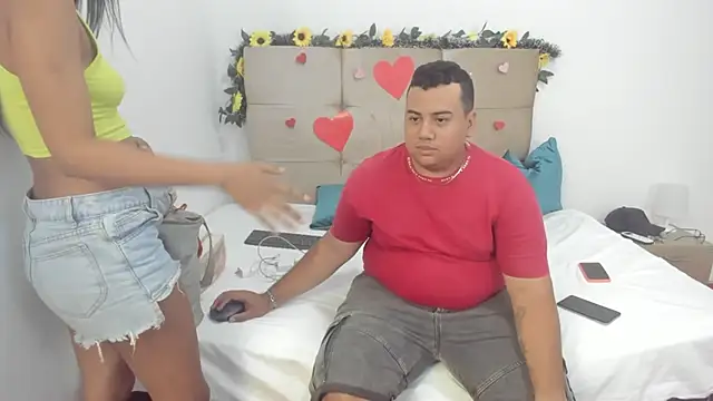 Snapshot of MICHAEL_AND_SHARON chatting on March 12, 2:20 am MICHAEL AND SHARON online show from March 12, 2:20 am