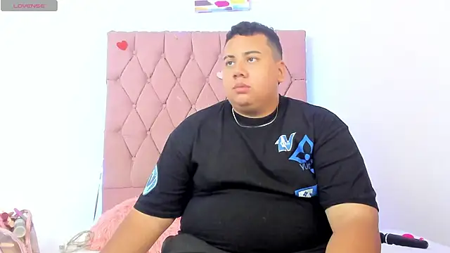 Snapshot of MICHAEL_AND_SHARON chatting on October 22, 4:12 am MICHAEL AND SHARON online show from October 22, 4:12 am