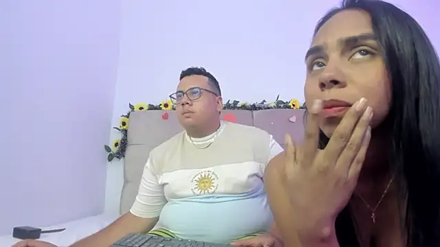 Snapshot of MICHAEL_AND_SHARON chatting on March 19, 9:17 am MICHAEL AND SHARON online show from March 19, 9:17 am