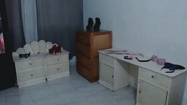 EngelCristaly online show from April 14, 9:14 am