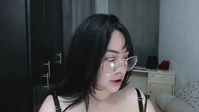 EngelCristaly online show from June 2, 4:45 am