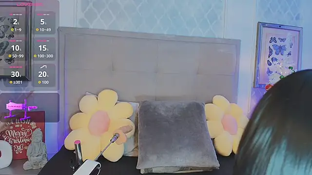 Snapshot of Carlaguzman_ chatting on December 15, 2:23 pm Carlaguzman online show from December 15, 2:23 pm