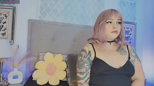 Snapshot of Carlaguzman_ chatting on November 24, 2:39 pm Carlaguzman online show from November 24, 2:39 pm