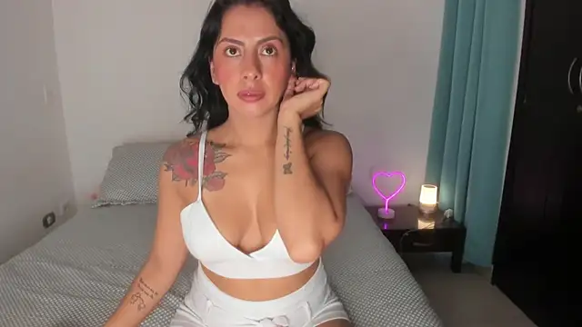  lucianapalmer online show from February 14, 11:43 am