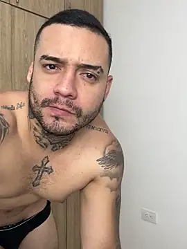 Snapshot of Angelgarcia_ chatting on February 26, 11:30 pm Angelgarcia online show from February 26, 11:30 pm
