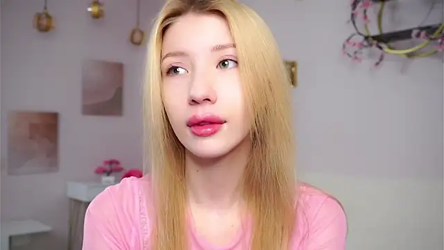 SunnivaCovil online show from March 2, 2:57 pm