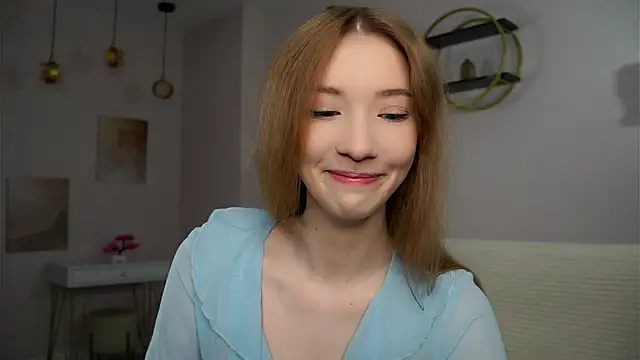 Snapshot of SunnivaCovil chatting on September 17, 1:46 pm SunnivaCovil online show from September 17, 1:46 pm