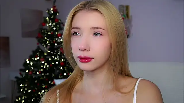 SunnivaCovil online show from January 12, 3:41 pm