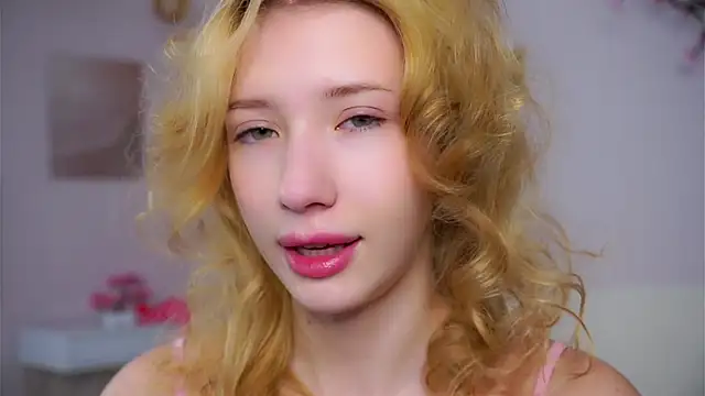 SunnivaCovil online show from February 27, 2:39 pm