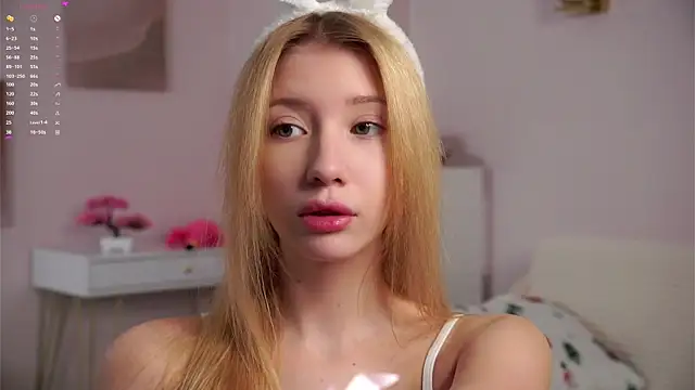 SunnivaCovil online show from March 23, 2:50 pm