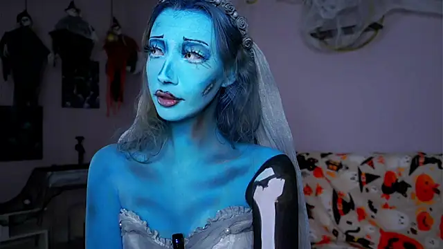 Snapshot of SunnivaCovil chatting on October 31, 4:14 pm SunnivaCovil online show from October 31, 4:14 pm