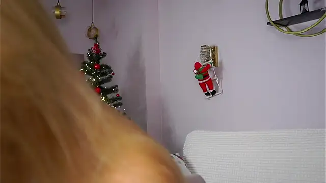 SunnivaCovil online show from January 7, 2:33 pm