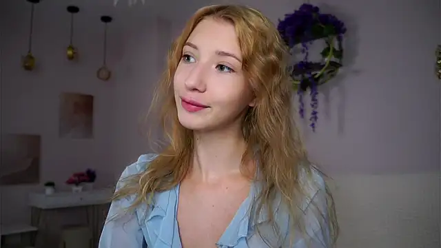 Snapshot of SunnivaCovil chatting on October 26, 2:39 pm SunnivaCovil online show from October 26, 2:39 pm