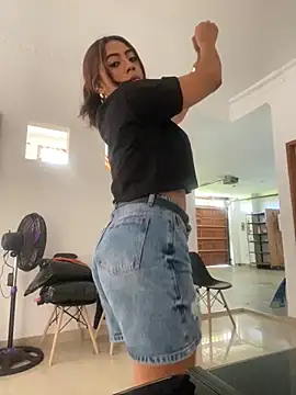 Snapshot of zoe_mount chatting on October 2, 6:11 pm zoe mount online show from October 2, 6:11 pm