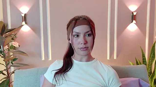 Snapshot of Celeste_99 chatting on February 20, 9:06 pm Celeste 99 online show from February 20, 9:06 pm