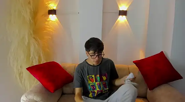 Snapshot of liam_orion chatting on March 18, 5:55 pm liam orion online show from March 18, 5:55 pm