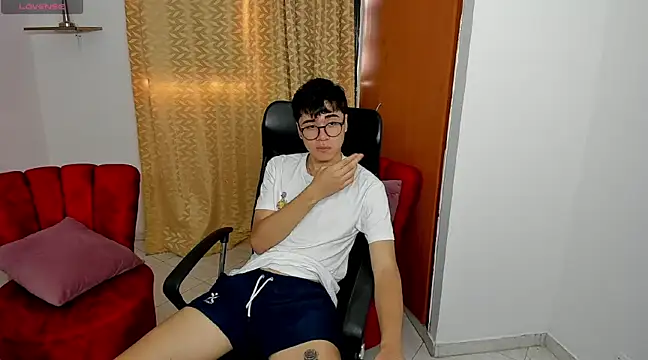 Snapshot of liam_orion chatting on February 22, 7:03 pm liam orion online show from February 22, 7:03 pm