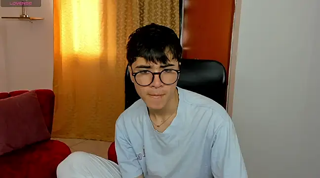 Snapshot of liam_orion chatting on February 26, 6:48 pm liam orion online show from February 26, 6:48 pm