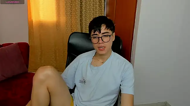 Snapshot of liam_orion chatting on February 26, 9:53 pm liam orion online show from February 26, 9:53 pm