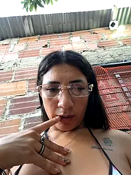 Snapshot of hot_veteran01 chatting on June 10, 10:55 pm hot veteran01 online show from June 10, 10:55 pm