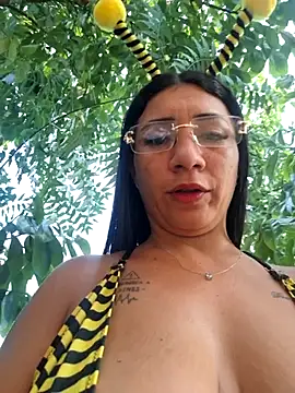 Snapshot of hot_veteran01 chatting on June 30, 11:10 am hot veteran01 online show from June 30, 11:10 am