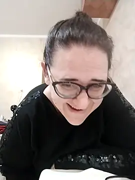 Dolcecurvy online show from March 31, 2:08 pm