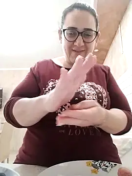 Dolcecurvy online show from April 26, 9:39 am