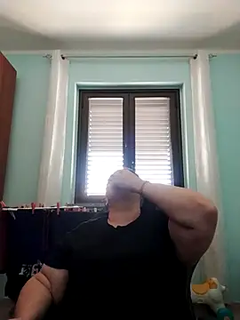 Dolcecurvy online show from July 1, 1:33 pm