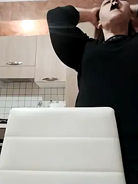 Dolcecurvy online show from February 19, 2:47 pm