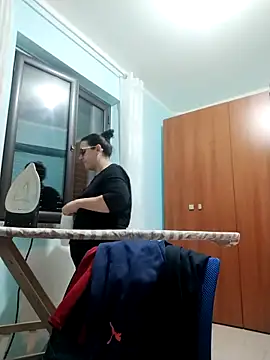 Dolcecurvy online show from November 8, 4:10 pm