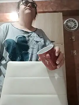 Dolcecurvy online show from March 29, 10:00 pm