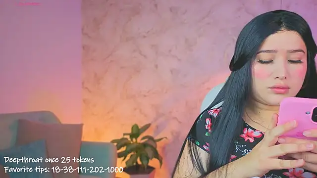 Snapshot of Leaa_Cox chatting on June 25, 8:14 pm Leaa Cox online show from June 25, 8:14 pm