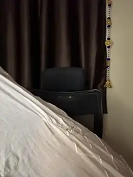 Dishasarmaa05 online show from February 26, 4:07 pm