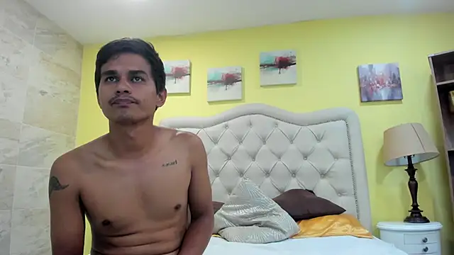 Snapshot of emily_x_charly chatting on February 28, 11:12 pm emily x charly online show from February 28, 11:12 pm