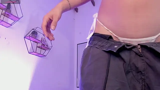 Little Lau1 online show from October 8, 11:05 pm