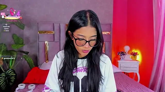 Tyla Ks online show from April 8, 7:59 pm