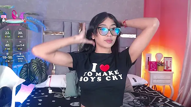 Tyla Ks online show from November 12, 7:40 pm