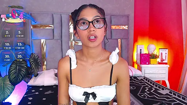 Tyla Ks online show from December 19, 7:49 pm