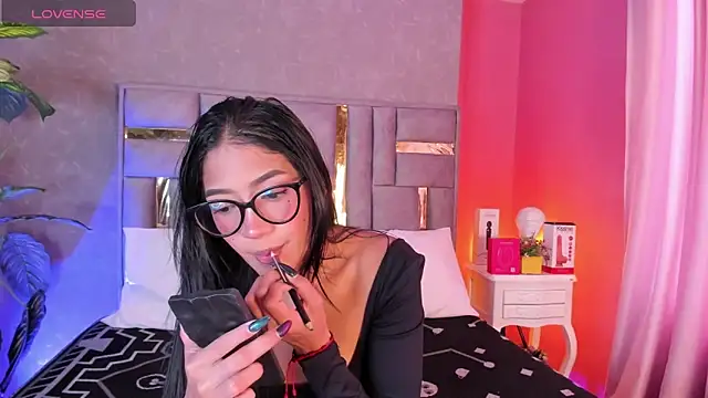 Tyla Ks online show from May 22, 8:07 pm