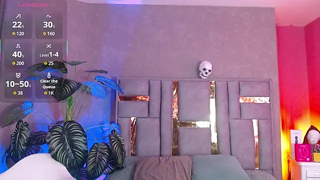 Tyla Ks online show from October 16, 7:33 pm