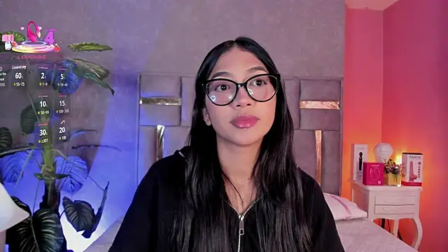 Tyla Ks online show from April 30, 7:10 pm